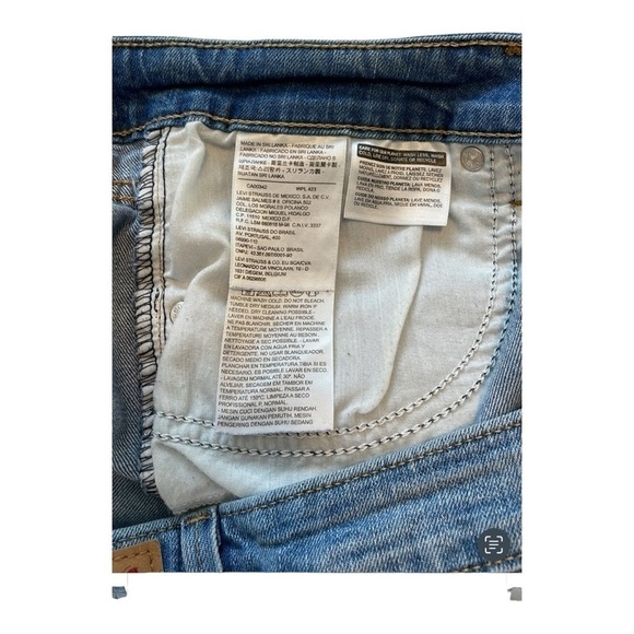 Levi’s Cut Off Denim Frayed Edges Jean Shorts - Size 16 - Picture 4 of 7